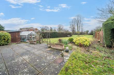 Village Road, Bromham, Image 18