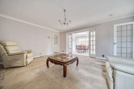 Village Road, Bromham, Image 2