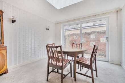 Village Road, Bromham, Image 4