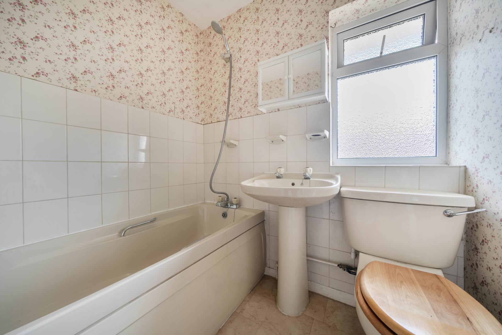 Queens Crescent, Clapham, Image 12