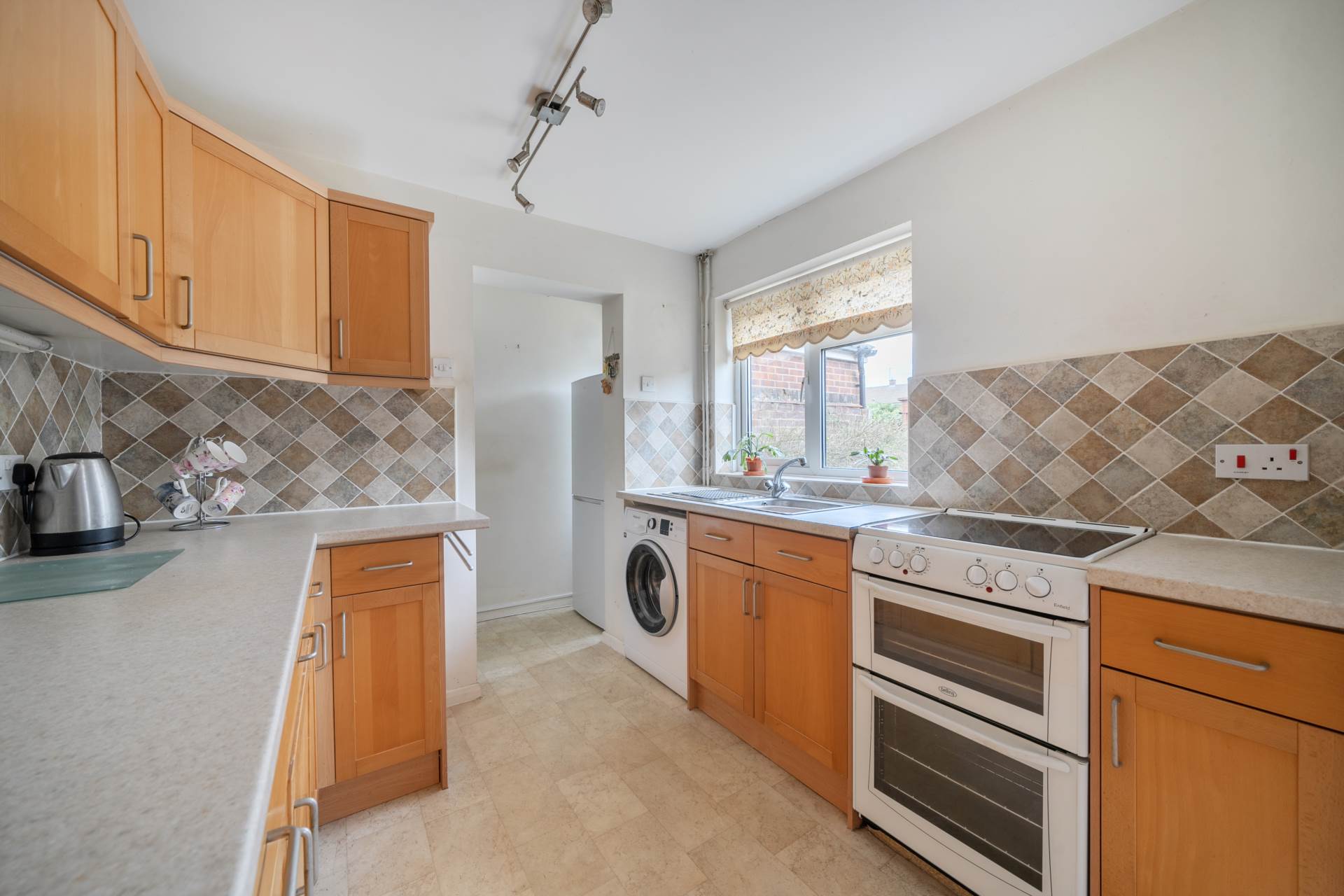 Queens Crescent, Clapham, Image 7