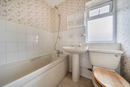 Queens Crescent, Clapham, Image 12