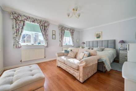 Carnoustie Drive, Great Denham, Image 10