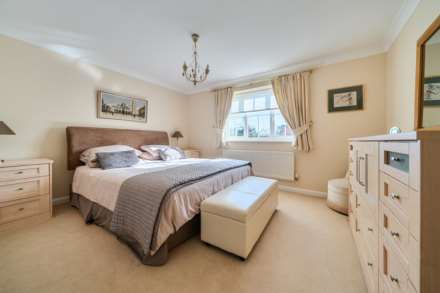 Carnoustie Drive, Great Denham, Image 13