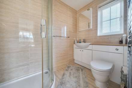 Carnoustie Drive, Great Denham, Image 15