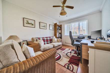 Carnoustie Drive, Great Denham, Image 6