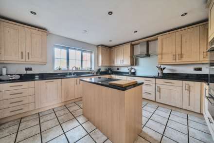 Carnoustie Drive, Great Denham, Image 7