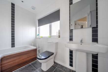 Church Road, Wootton, Image 16