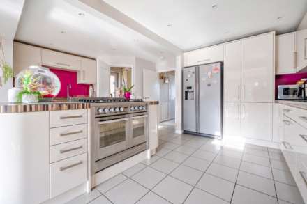 Church Road, Wootton, Image 7