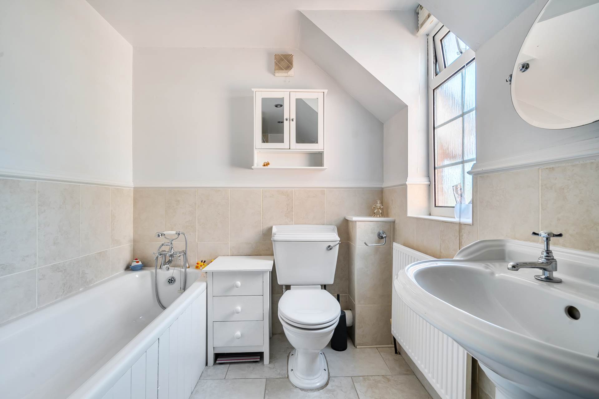 High Street, Sharnbrook, Image 16