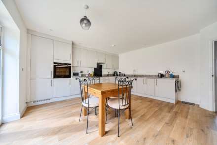 Rosehip Road, Bromham, Image 6