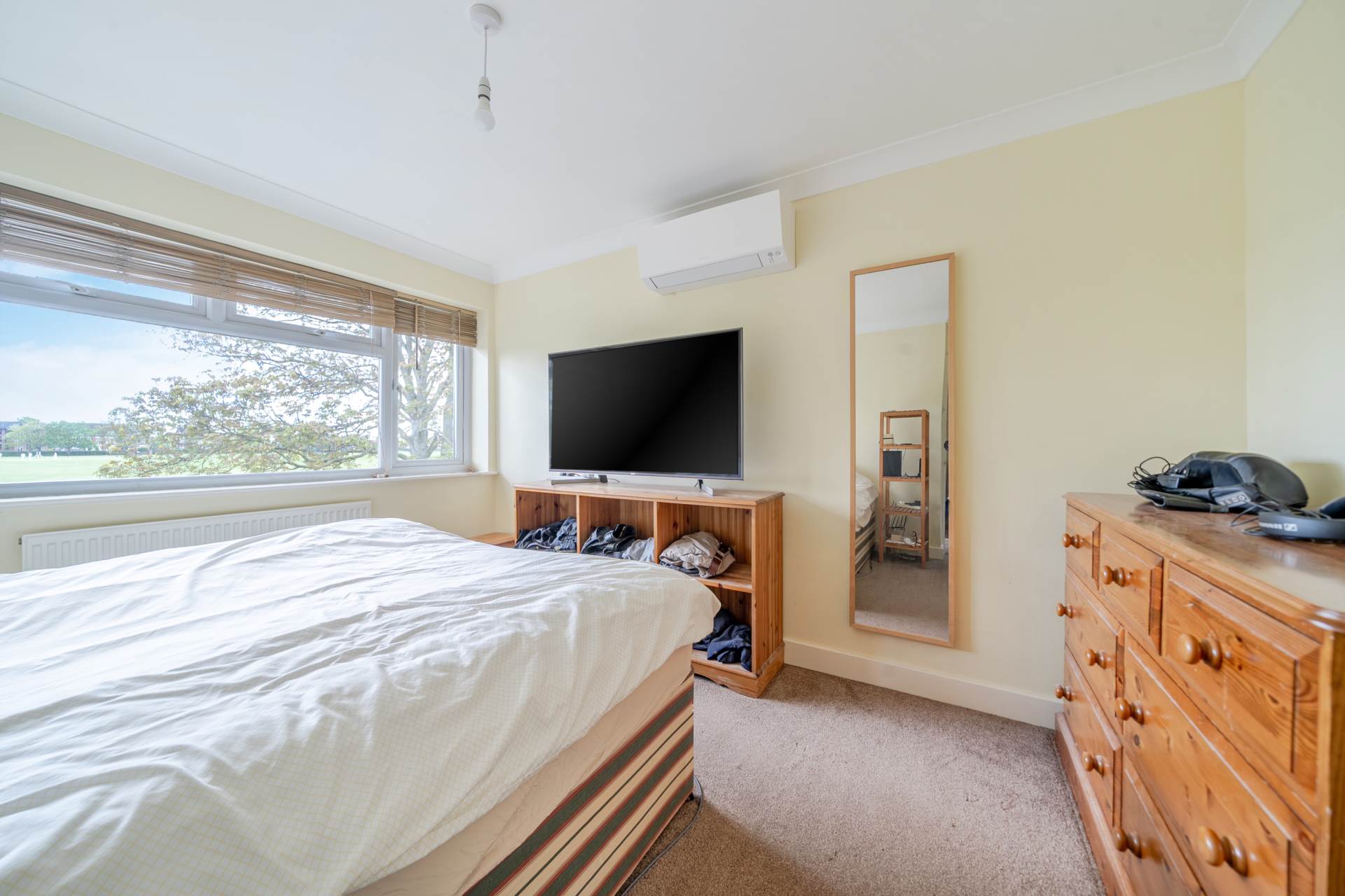 Slade Walk, Bedford, Image 10