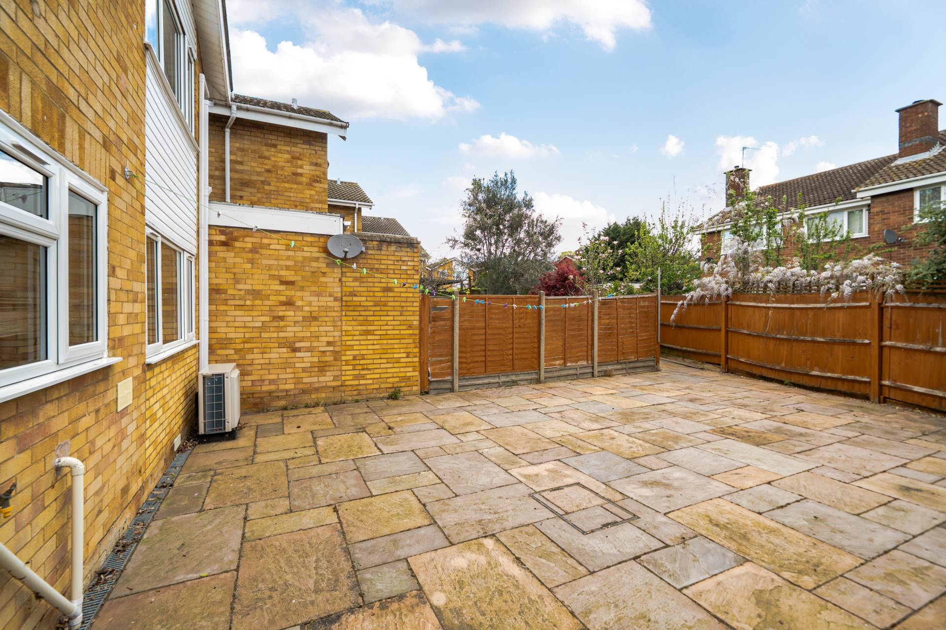 Slade Walk, Bedford, Image 4