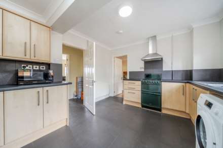 Slade Walk, Bedford, Image 5