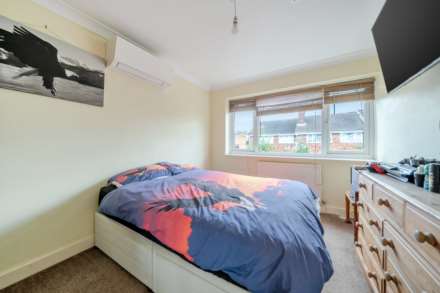 Slade Walk, Bedford, Image 8