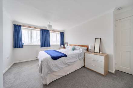 Larkway, Brickhill, Image 13