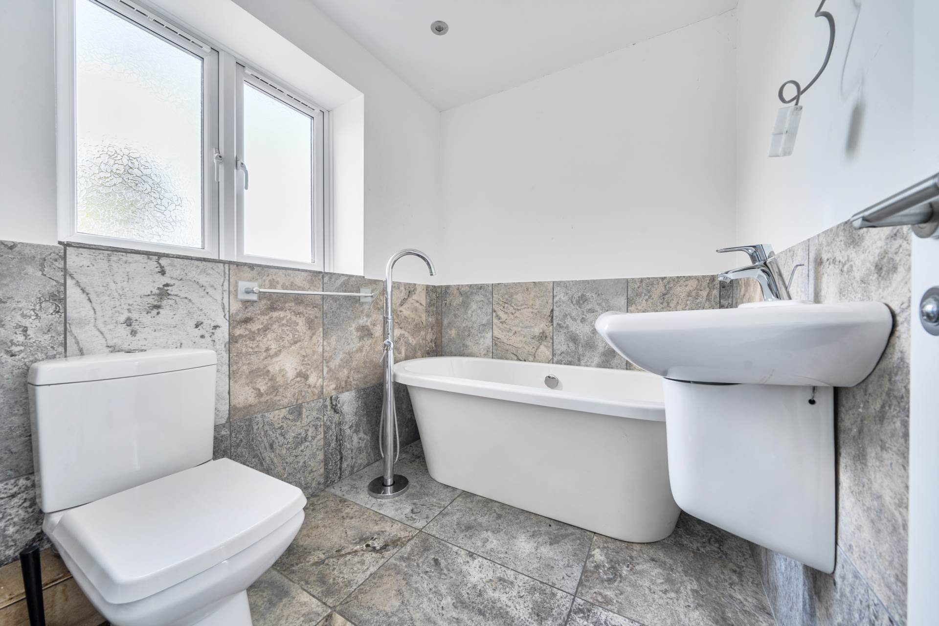 Tyne Crescent, Bedford, Image 11
