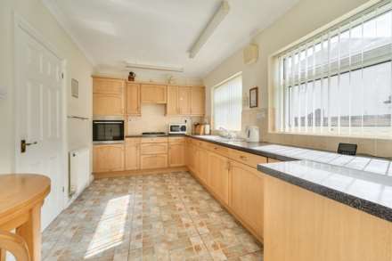 Grange Lane, Bromham, Image 4