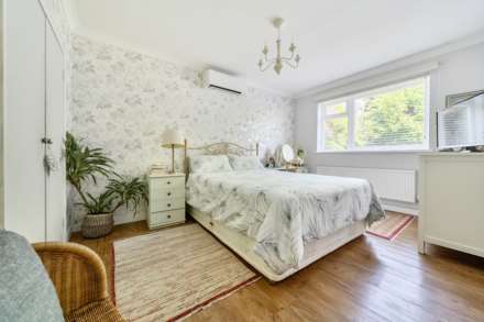 Cricket Lane, Goldington, Image 9