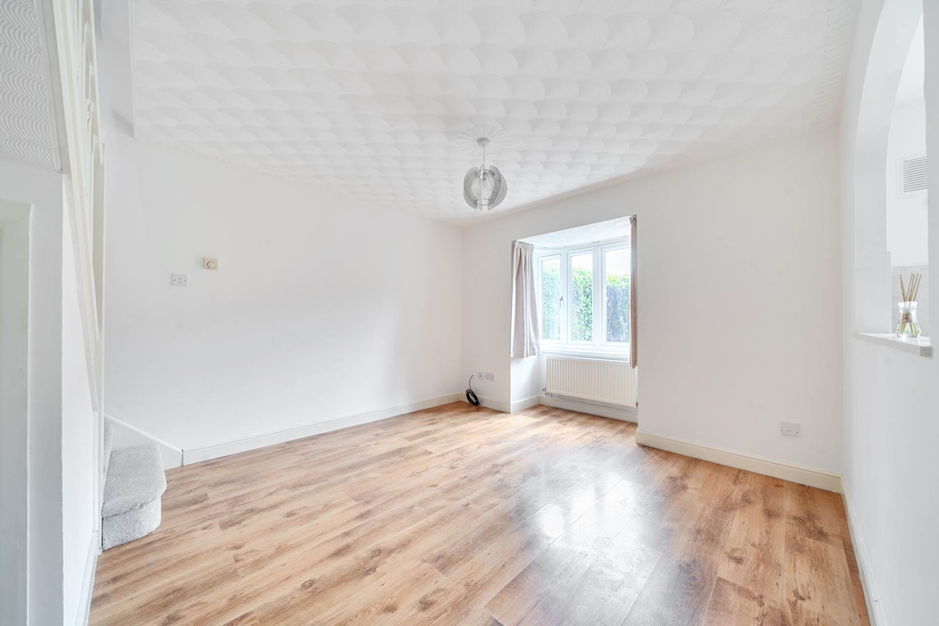 Riverfield Drive, Bedford, Image 2