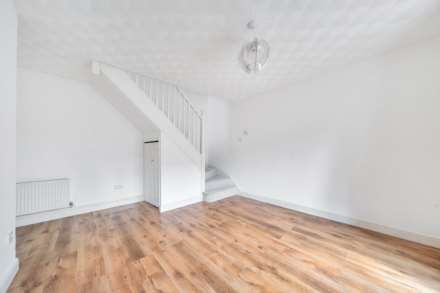 Riverfield Drive, Bedford, Image 6