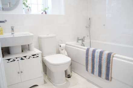 St James Way, Biddenham, Image 13