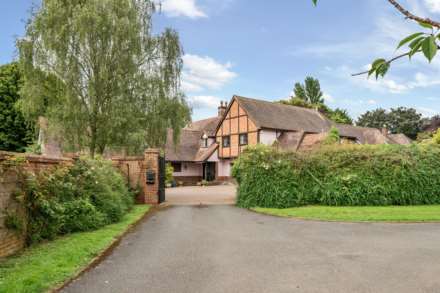 6 Bedroom Detached, New Road, Clifton