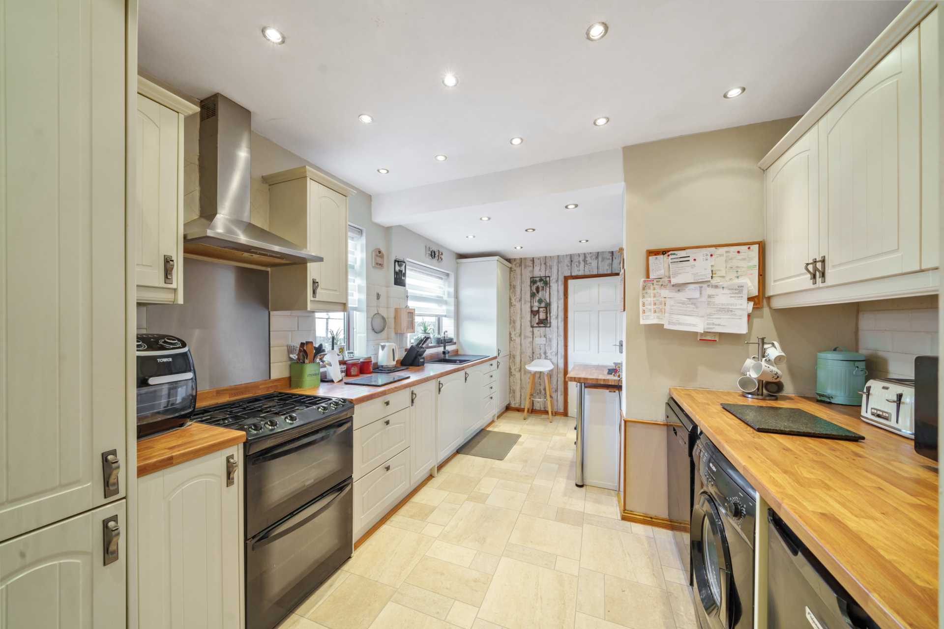 Avenue Road, Rushden, Image 2