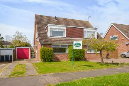 3 Bedroom Semi-Detached, Copthorne Close, Oakley