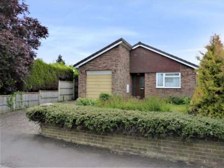 2 Bedroom Detached Bungalow, Silver Street, Great Barford
