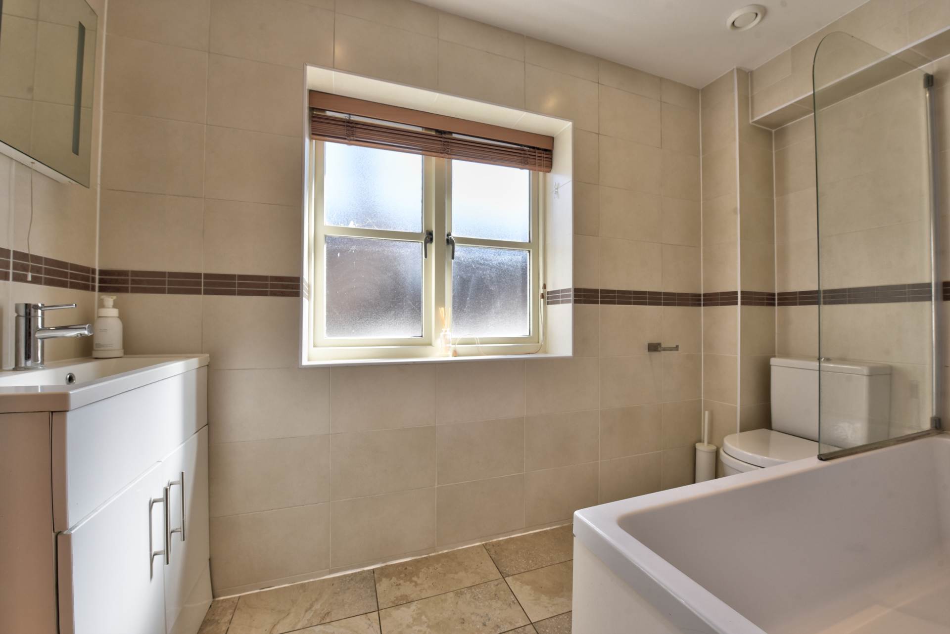 St Marys Court, Market Place, Henley-On-Thames, Image 7