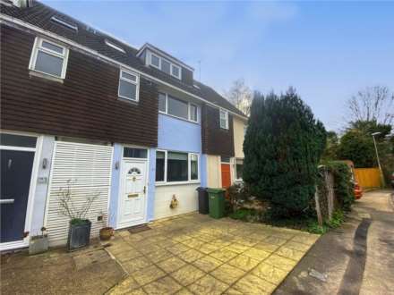 3 Bedroom Terrace, Upton Close, Henley-On-Thames