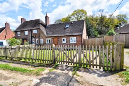 Property For Sale Holly Close, Highmoor Cross, Henley On Thames