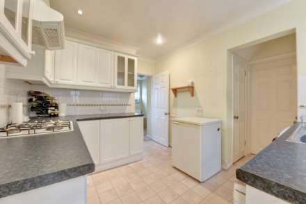 Gainsborough Crescent, Henley On Thames, Image 2