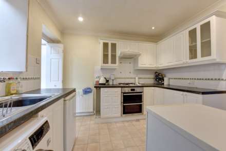 Gainsborough Crescent, Henley On Thames, Image 3