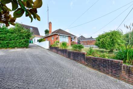 Marlow Bottom, Marlow Bottom, Image 2