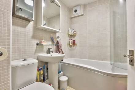 Tilebarn Close, Henley On Thames, Image 8