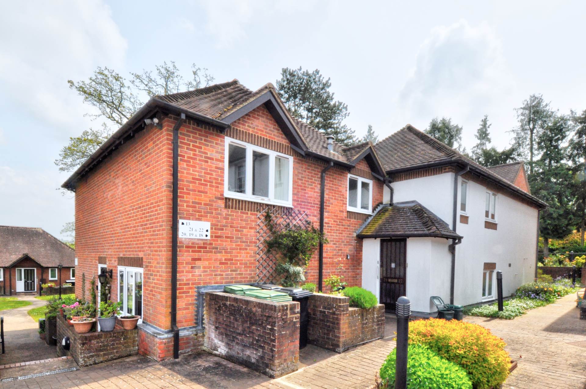 War Memorial Place, Henley On Thames, Image 1