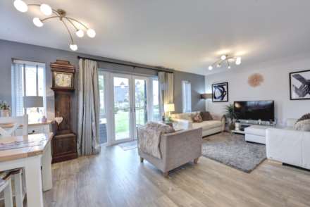 Barnsletts, Highlands Park, Rotherfield Greys, Image 3