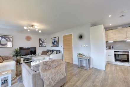 Barnsletts, Highlands Park, Rotherfield Greys, Image 4