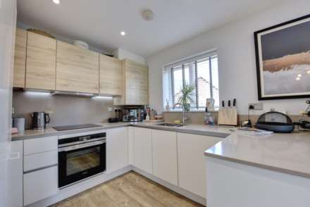 Barnsletts, Highlands Park, Rotherfield Greys, Image 6