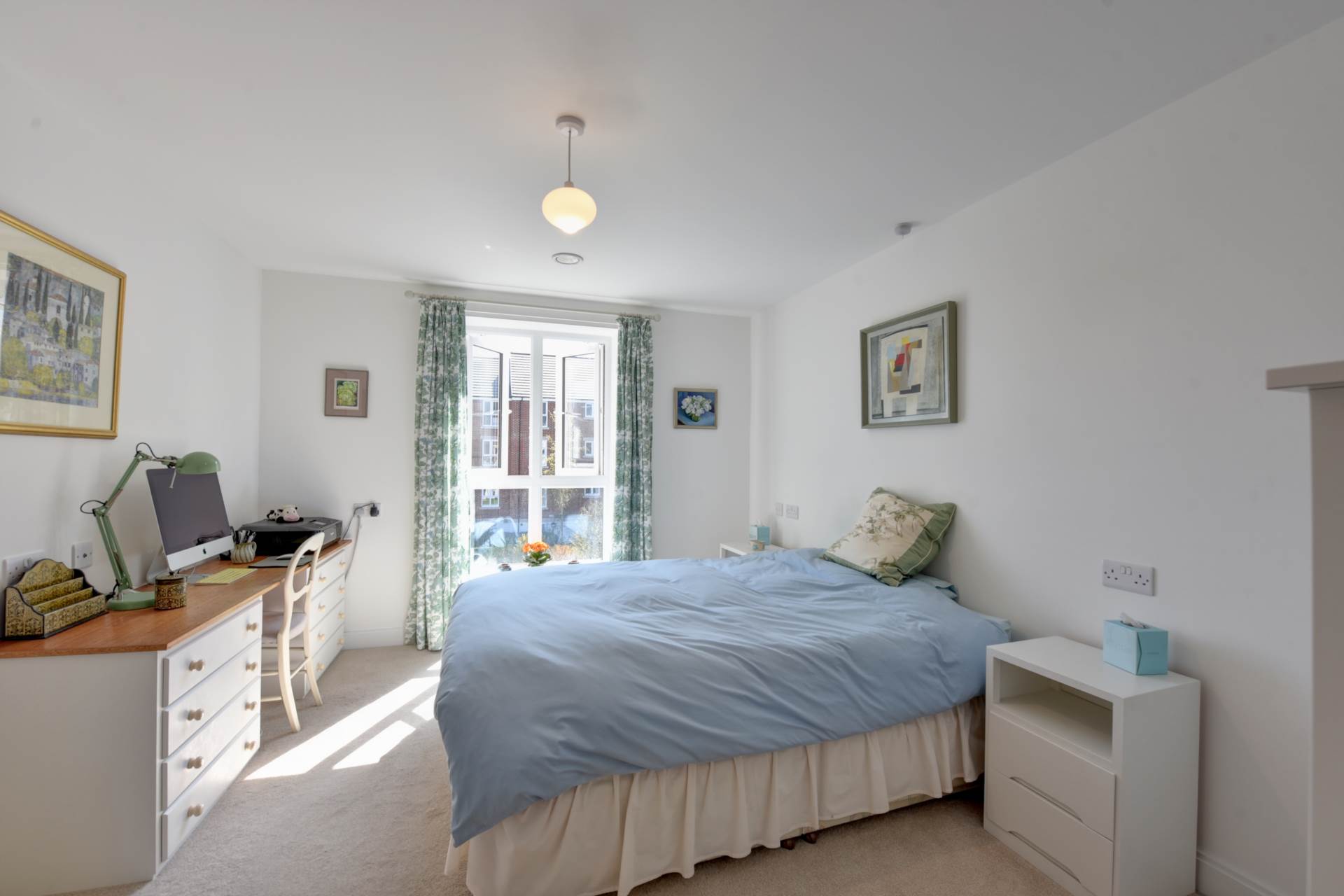 Reading Road, Albert Court, Image 10