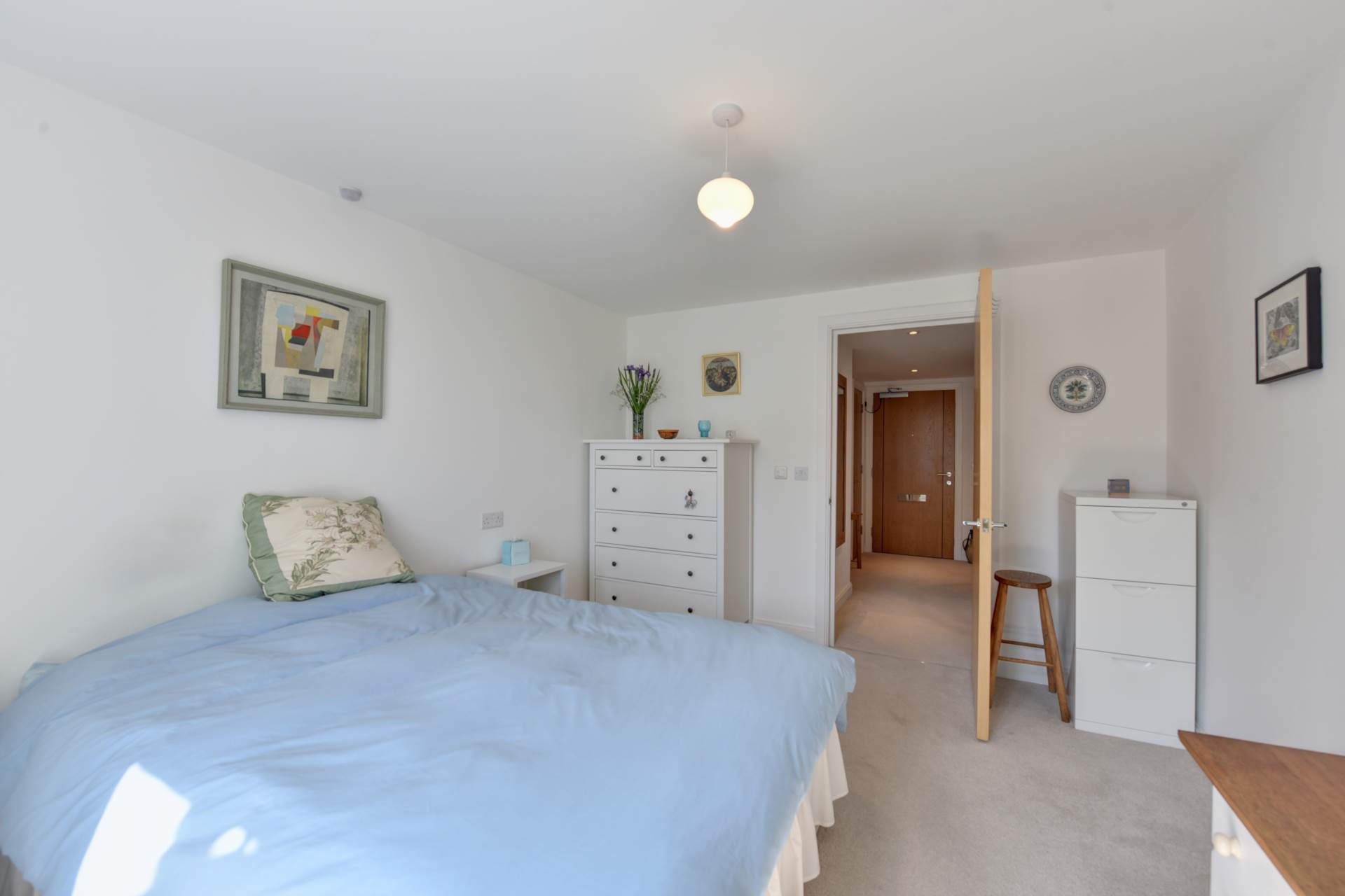 Reading Road, Albert Court, Image 11