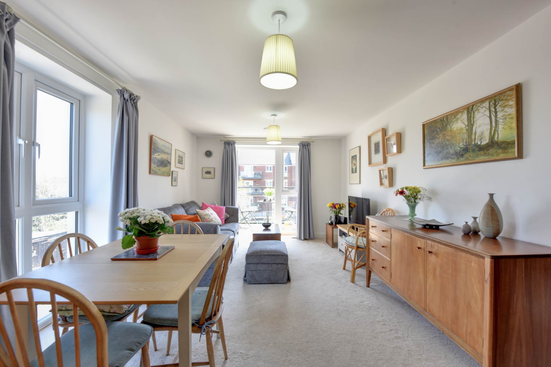 Reading Road, Albert Court, Image 3