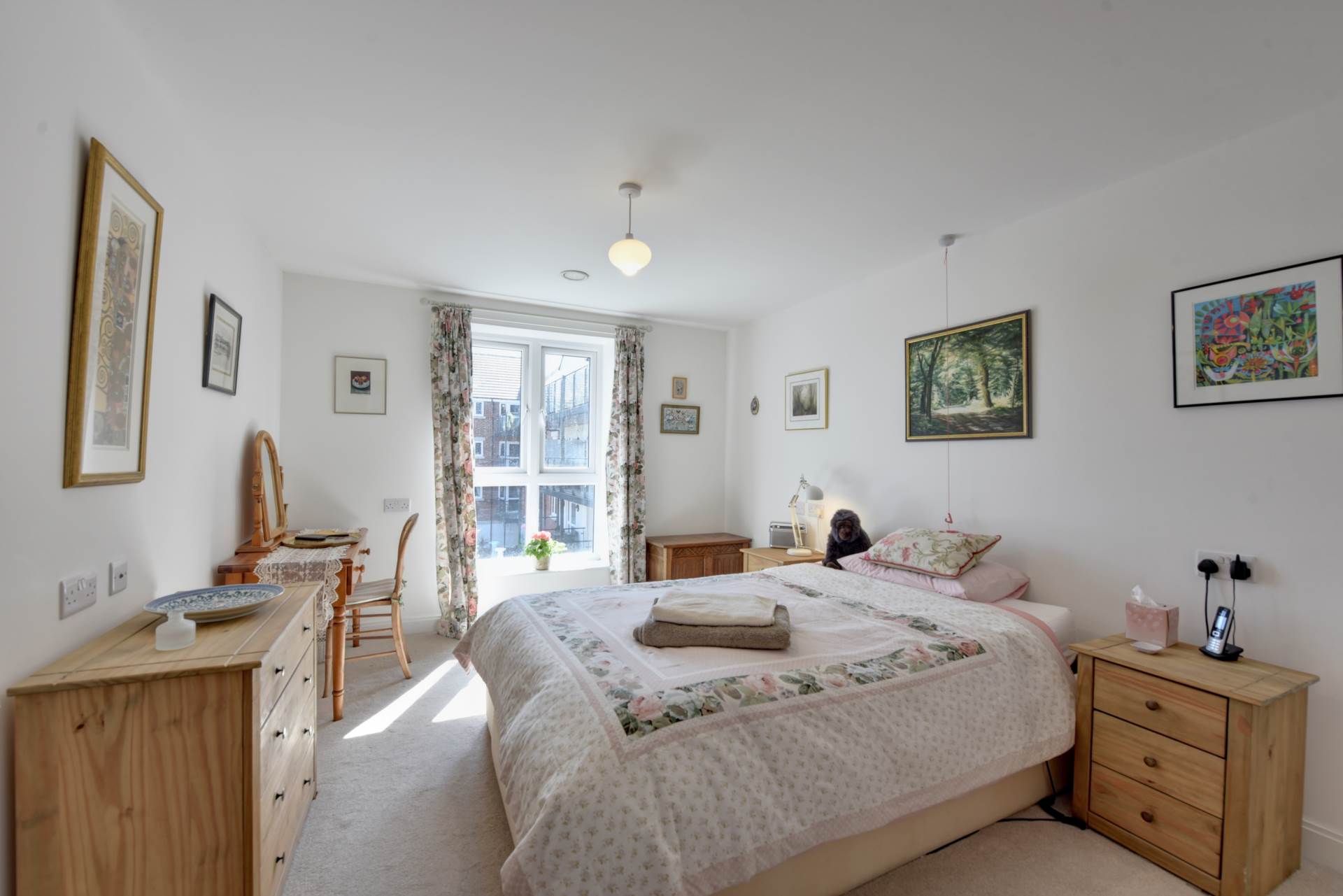 Reading Road, Albert Court, Image 9