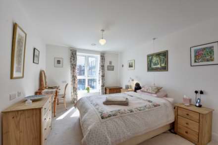 Reading Road, Albert Court, Image 9
