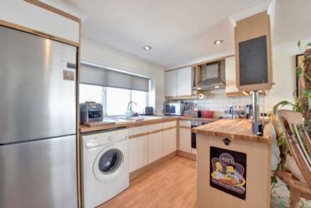 Gainsborough Crescent, Henley On Thames, Image 3
