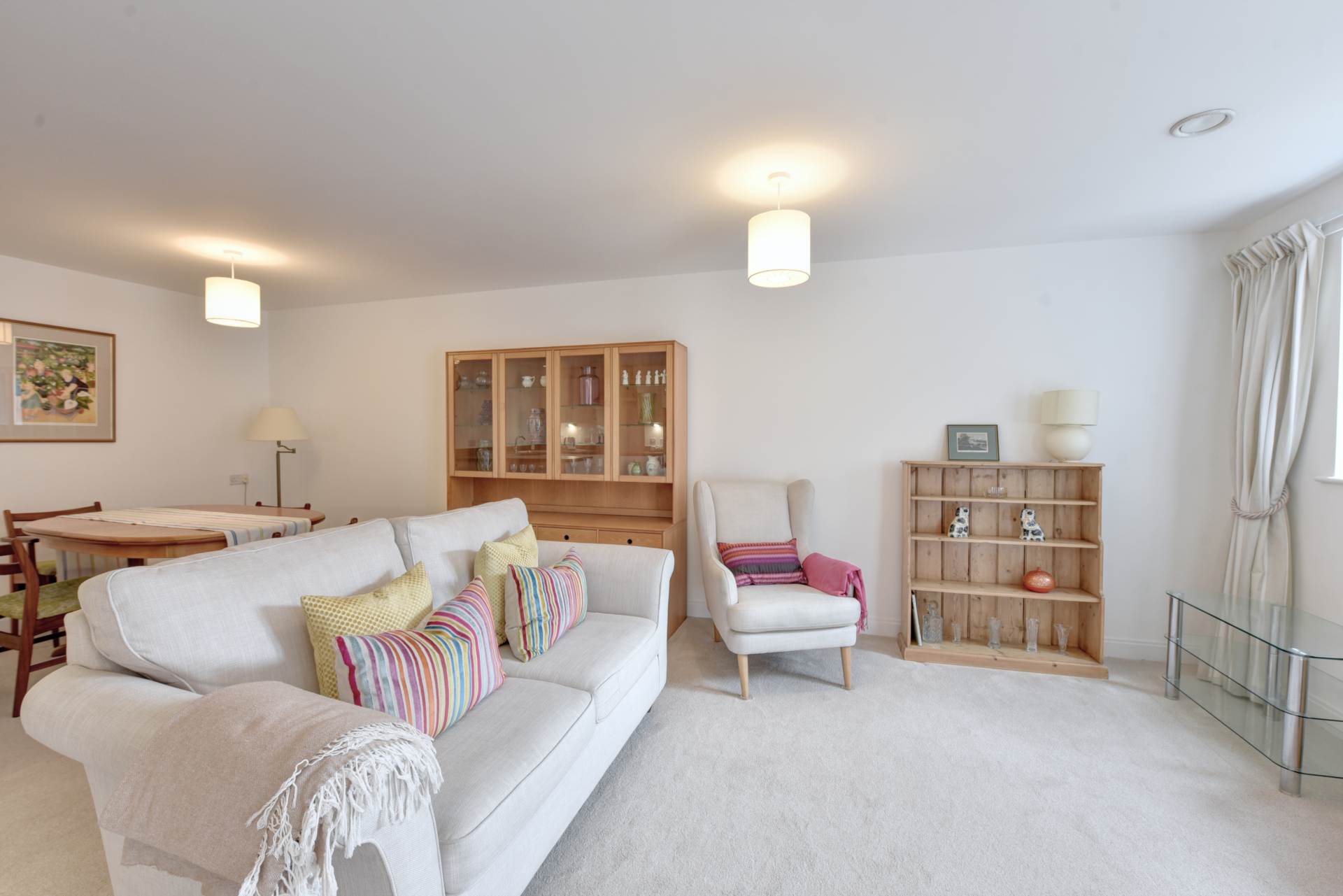 Albert Court, Reading Road, Image 4