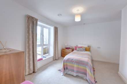 Albert Court, Reading Road, Image 7