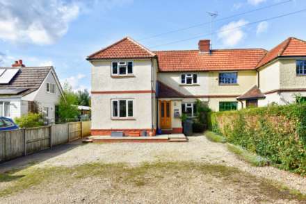Shiplake Cross, Schoolfields, Image 1